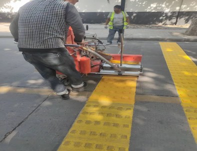 拉萨拉萨专业道路划线施工